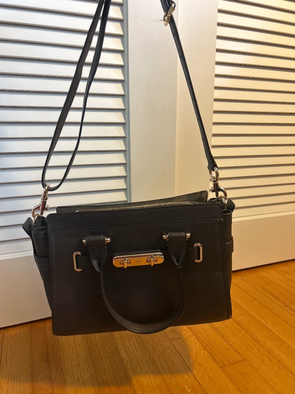 Vintage Coach swagger 27 shoulder bag